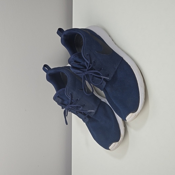 Nike Other - Nike Rosherun Navy Running shoes